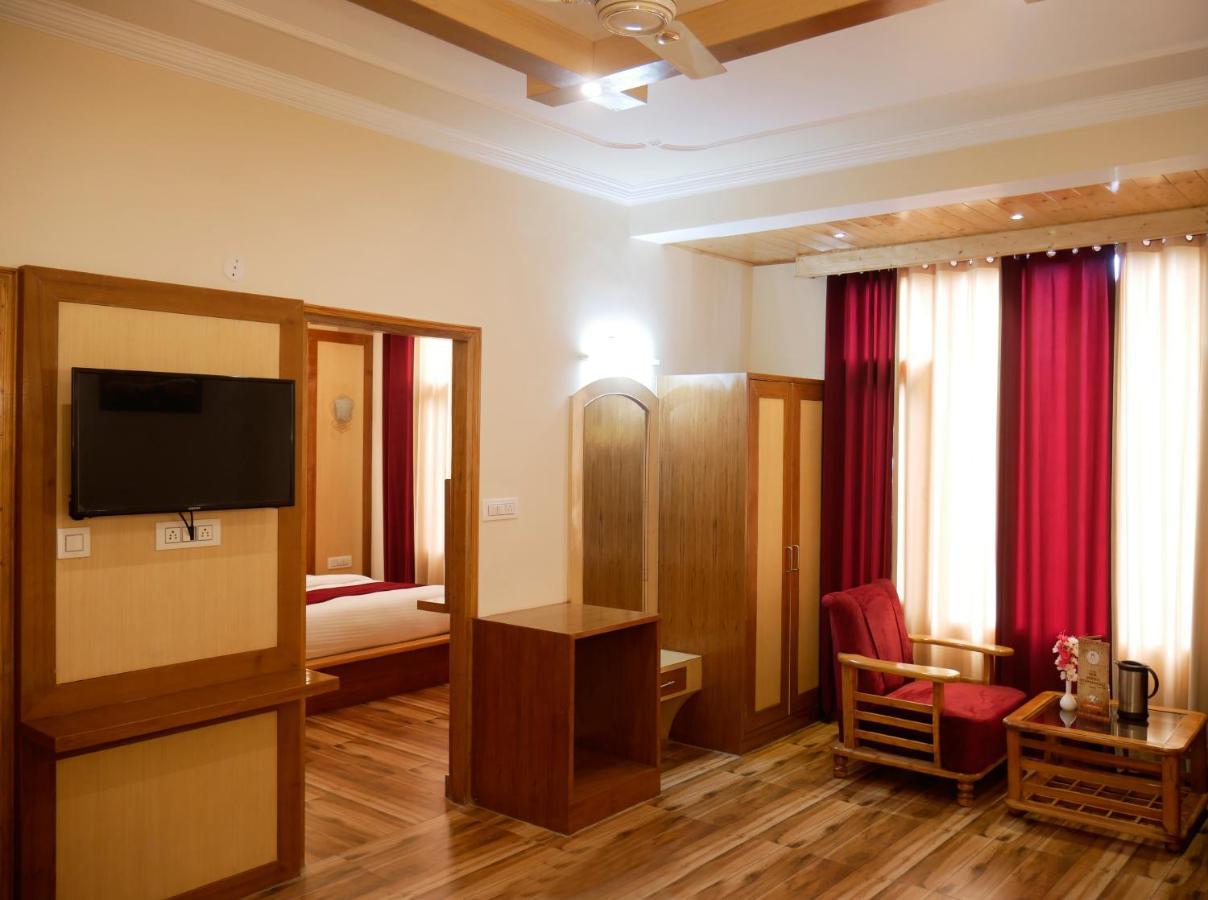 New Ambika International Mall Road Hotel Манали Экстерьер фото