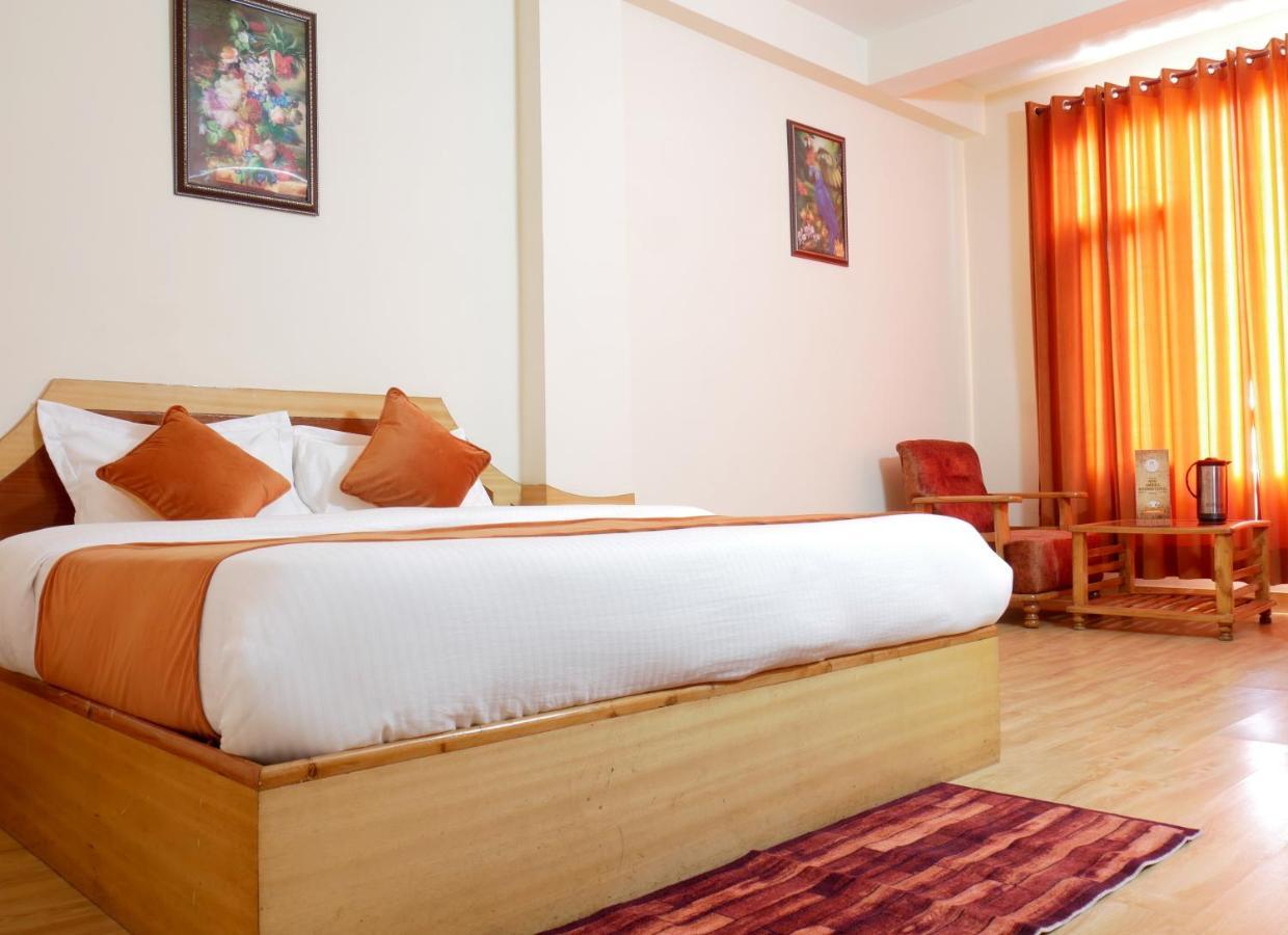 New Ambika International Mall Road Hotel Манали Экстерьер фото