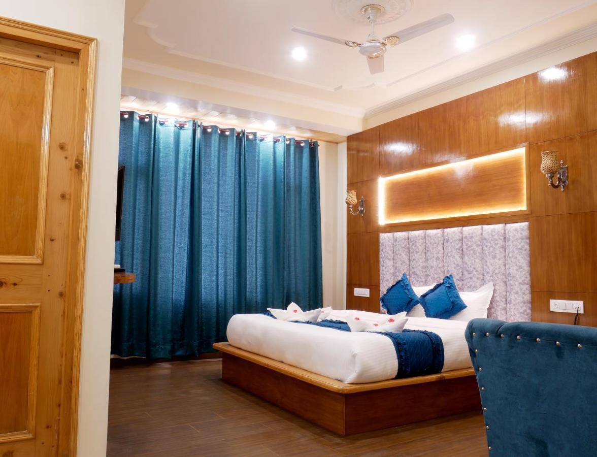New Ambika International Mall Road Hotel Манали Экстерьер фото