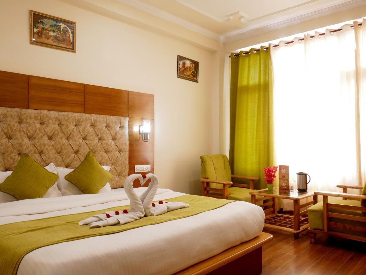 New Ambika International Mall Road Hotel Манали Экстерьер фото