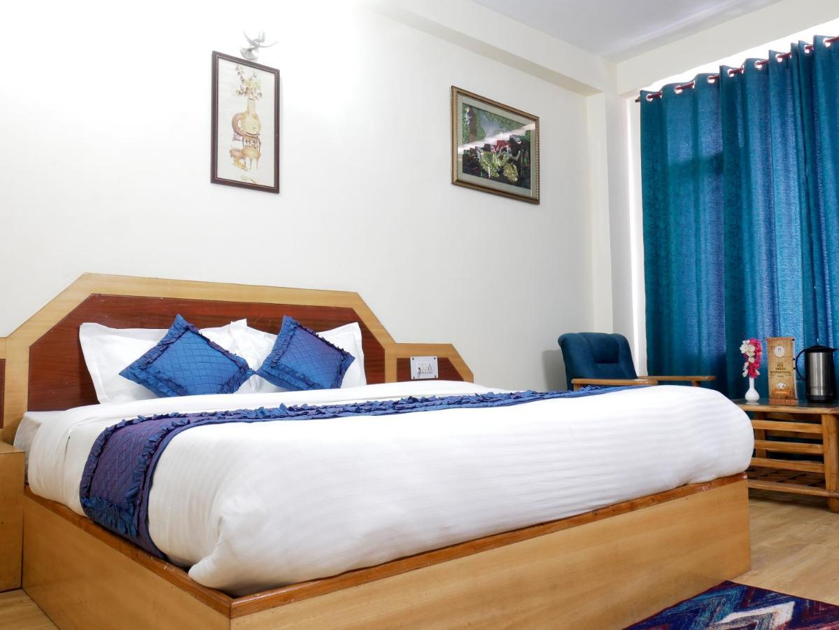 New Ambika International Mall Road Hotel Манали Экстерьер фото
