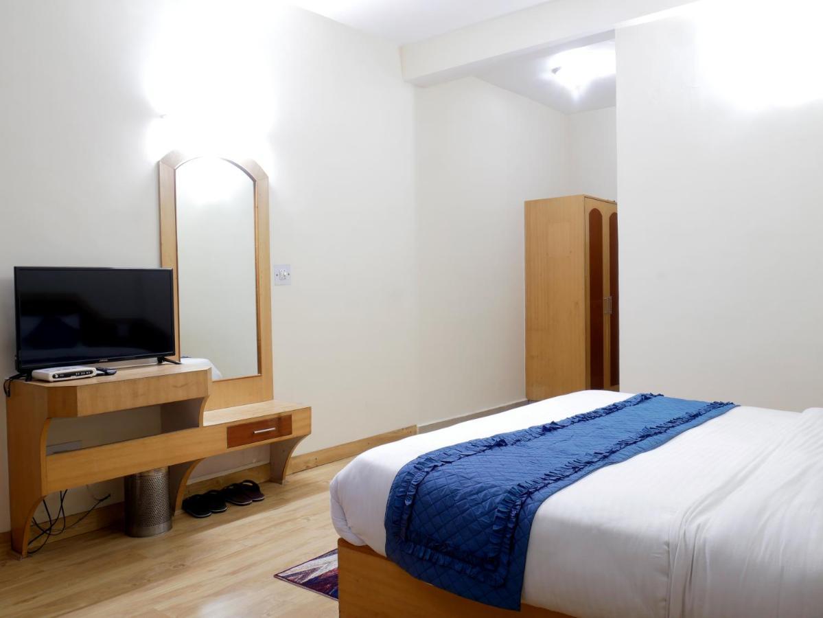New Ambika International Mall Road Hotel Манали Экстерьер фото
