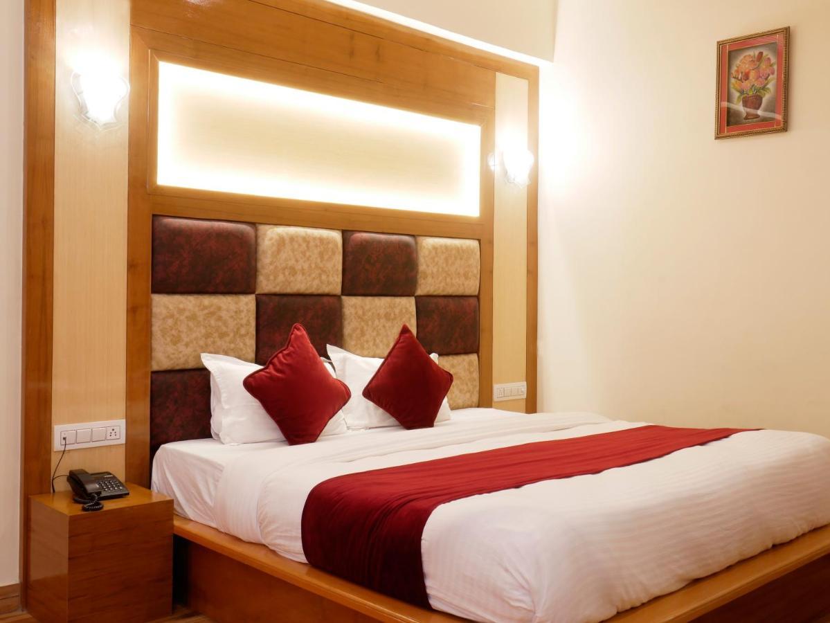 New Ambika International Mall Road Hotel Манали Экстерьер фото